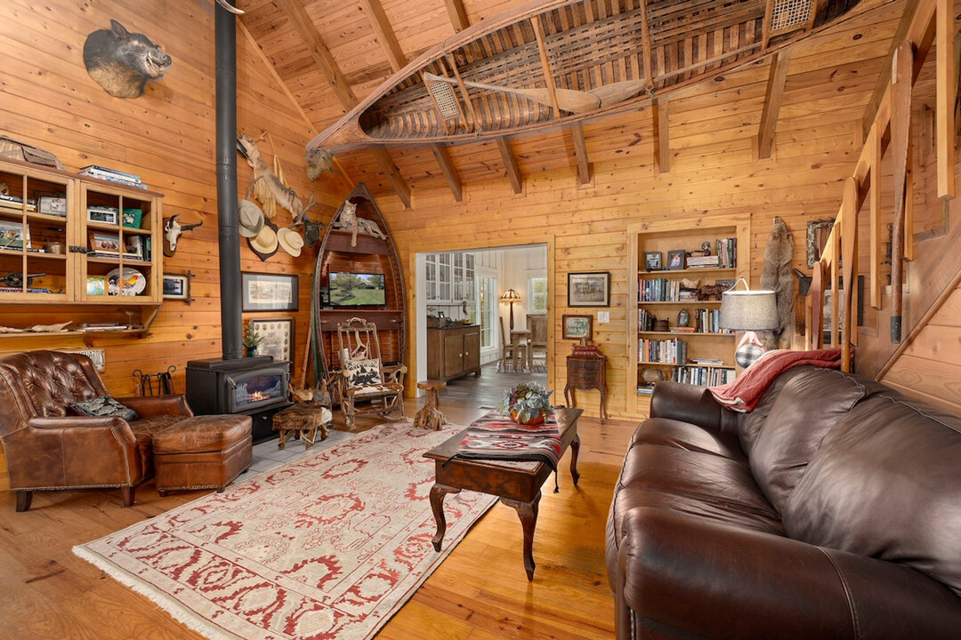 20 Co Rd 227 in Eureka Springs, AR - Building Photo