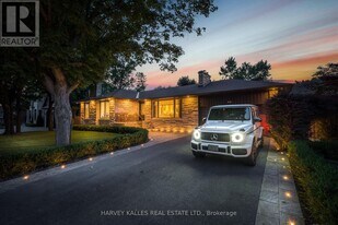 66 Westwood Ln in Richmond Hill, ON - Building Photo