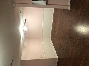 527 Warm Springs Cir in Roswell, GA - Building Photo - Building Photo