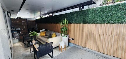 1828 NW 4th St in Miami, FL - Foto de edificio - Building Photo
