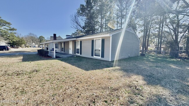 1007 Brynn Marr Rd in Jacksonville, NC - Building Photo - Building Photo