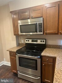 2417 McCulloh St photo'