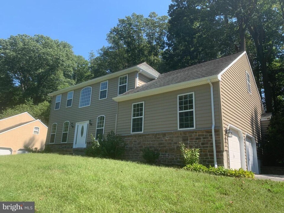 2143 Brackenville Rd in Hockessin, DE - Building Photo