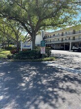 201 Quail Forest Blvd in Naples, FL - Building Photo - Building Photo