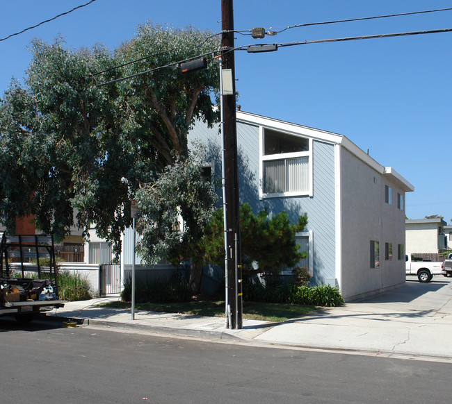 16701 Dolores St in Huntington Beach, CA - Building Photo - Building Photo