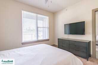 300 Enclave Dr, Unit 2103 in Conroe, TX - Building Photo - Building Photo