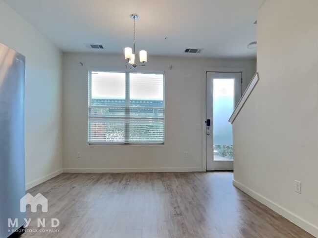 7805 Cooper Ln in Austin, TX - Building Photo - Building Photo