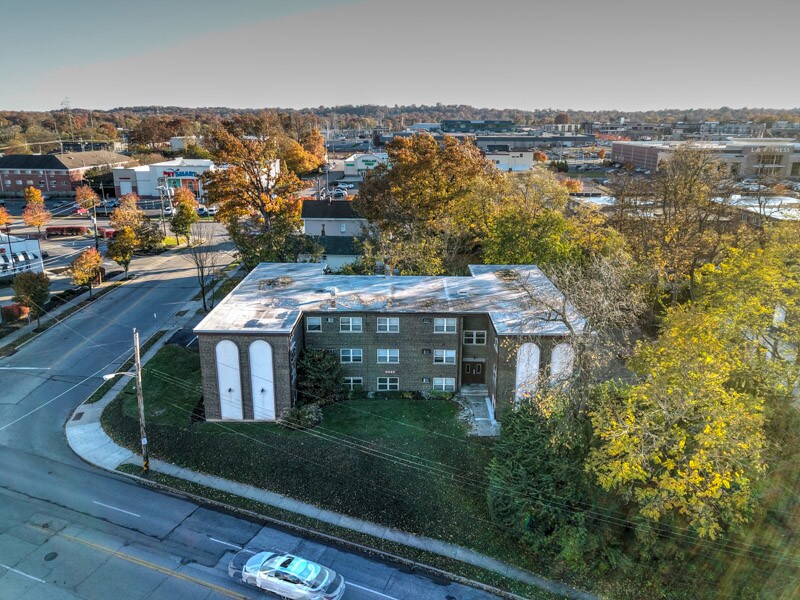 5025 Ridge Avenue in Cincinnati, OH - Foto de edificio