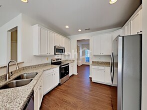 1019 Canopy Dr in Indian Trail, NC - Foto de edificio - Building Photo