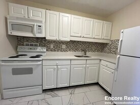 101 Monmouth St, Unit 618 in Brookline, MA - Building Photo