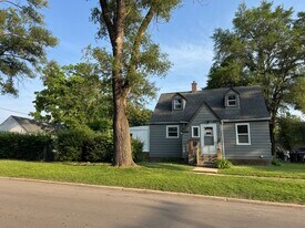 420 Ridgeland Ave in Beloit, WI - Building Photo