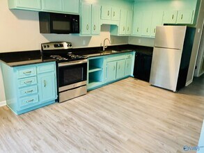 9020 Mahogany Row SE-Unit -A in Huntsville, AL - Foto de edificio - Building Photo