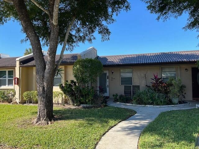 property at 221 Lake Meryl Dr