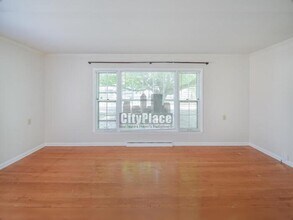 6174 Evanston Ave in Indianapolis, IN - Foto de edificio - Building Photo