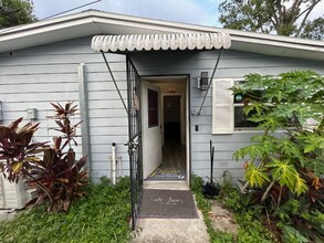 814 E 126th Ave in Tampa, FL - Building Photo - Building Photo