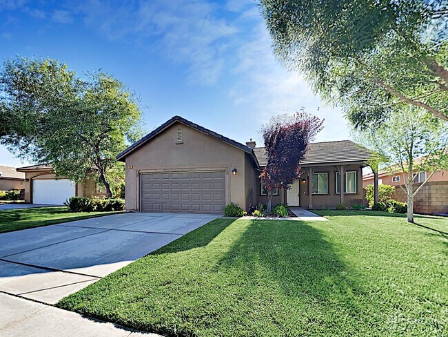 45437 2nd St E in Lancaster, CA - Building Photo - Building Photo