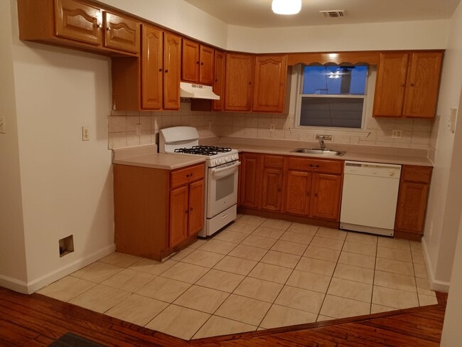 23 High St, Unit 2nd Floor