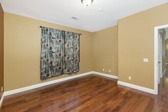 247 Calle del Sol in Vista, CA - Foto de edificio - Building Photo