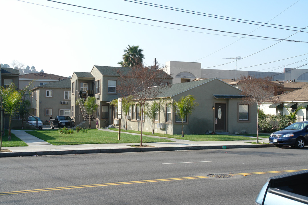 600 E Chevy Chase Dr in Glendale, CA - Foto de edificio