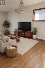 215 Sloane Ave in Toronto, ON - Building Photo - Building Photo