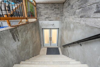 330 Maple Ave in Halton Hills, ON - Building Photo - Building Photo