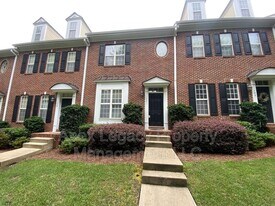 104 W Savannah Rdg Rd in Holly Springs, NC - Building Photo