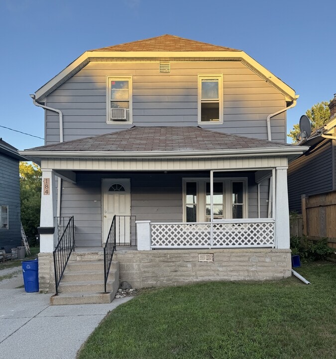 184 Parker St in Sarnia, ON - Building Photo