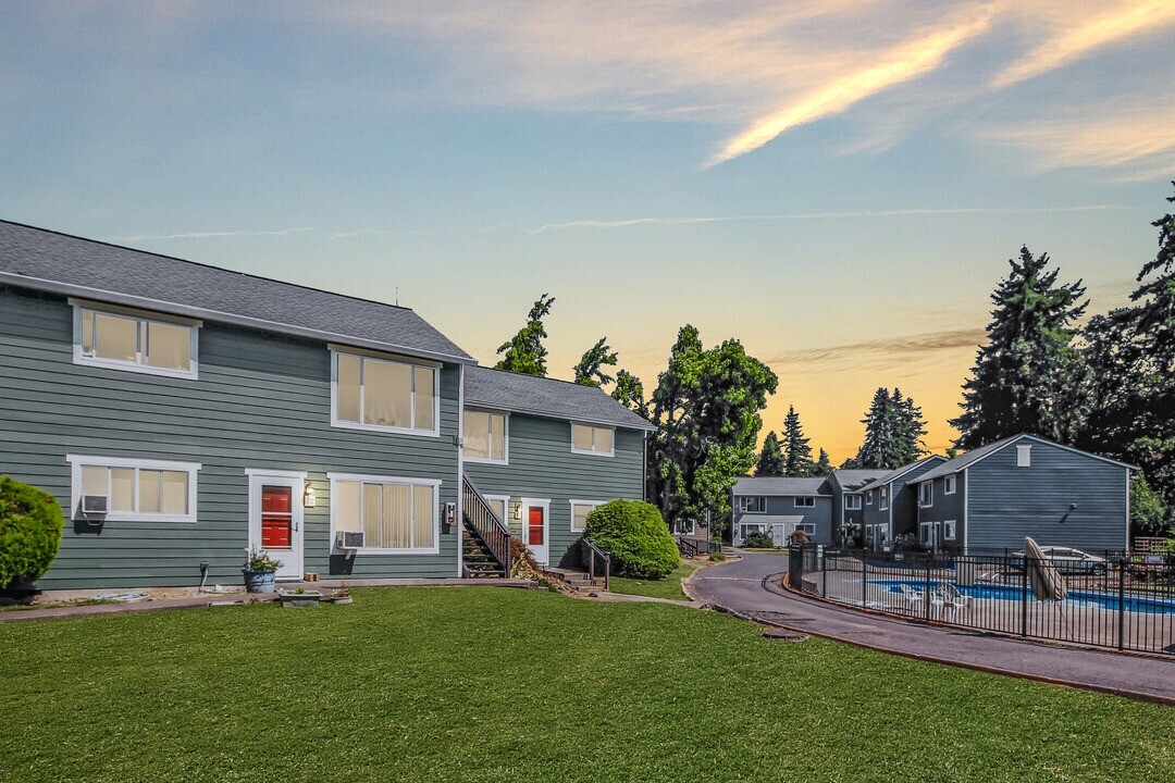 Echo Glen in Gladstone, OR - Foto de edificio