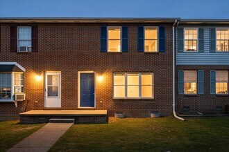 513 Buckingham Dr in Stephens City, VA - Building Photo - Building Photo