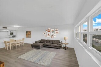 3200 Port Royale Dr S in Fort Lauderdale, FL - Building Photo - Building Photo