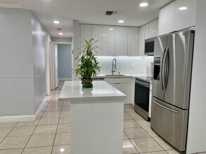 4010 SW 112th Ave in Miami, FL - Building Photo - Building Photo