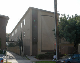 1806 Garfield Pl in Los Angeles, CA - Building Photo - Building Photo