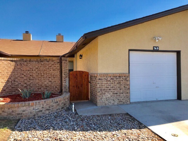36 Bent Tree Rd in Roswell, NM - Building Photo