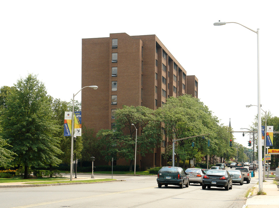 Capitol Towers in Hartford, CT - Building Photo