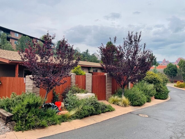 230 Arroyo Sienna Dr in Sedona, AZ - Building Photo - Building Photo