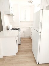 6640 Woodman Ave in Los Angeles, CA - Building Photo - Building Photo