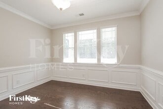 18212 McKee Rd in Charlotte, NC - Foto de edificio - Building Photo