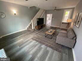 618 W Mayfield St in Philadelphia, PA - Building Photo