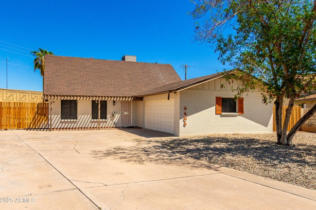 property at 4404 S Grandview Ave