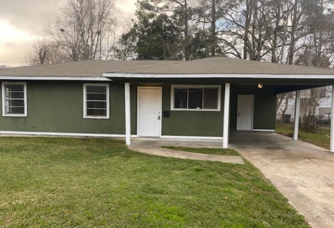 property at 3617 Clayton Dr