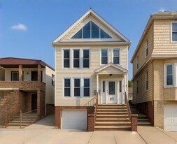27 Washington Pkwy in Bayonne, NJ - Building Photo