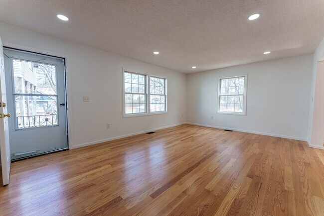 3 Lauriat Pl, Unit A in Medford, MA - Building Photo - Building Photo