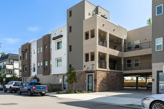 The Breakers - North Swell in Oceanside, CA - Building Photo - Building Photo