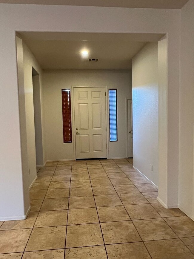 1876 E Carob Dr in Chandler, AZ - Building Photo - Building Photo