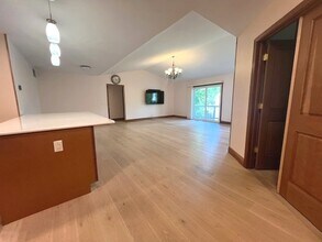111 Red Fox Ln in Elk Grove Village, IL - Building Photo - Building Photo