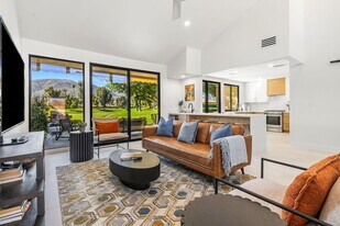 179 Gran Via in Palm Desert, CA - Building Photo