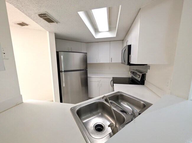 9705 SW 138th Ave in Miami, FL - Building Photo - Building Photo