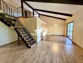 14320 Fairway Dr in Eden Prairie, MN - Building Photo - Building Photo