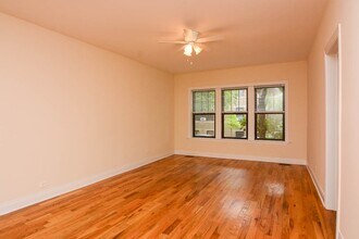 635.5 W Cornelia Ave in Chicago, IL - Foto de edificio - Building Photo