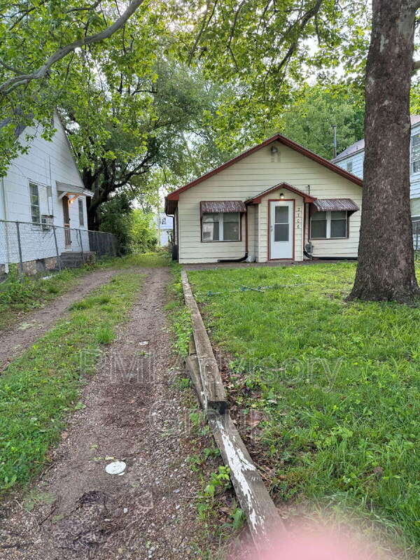 property at 2706 SE Kentucky Ave